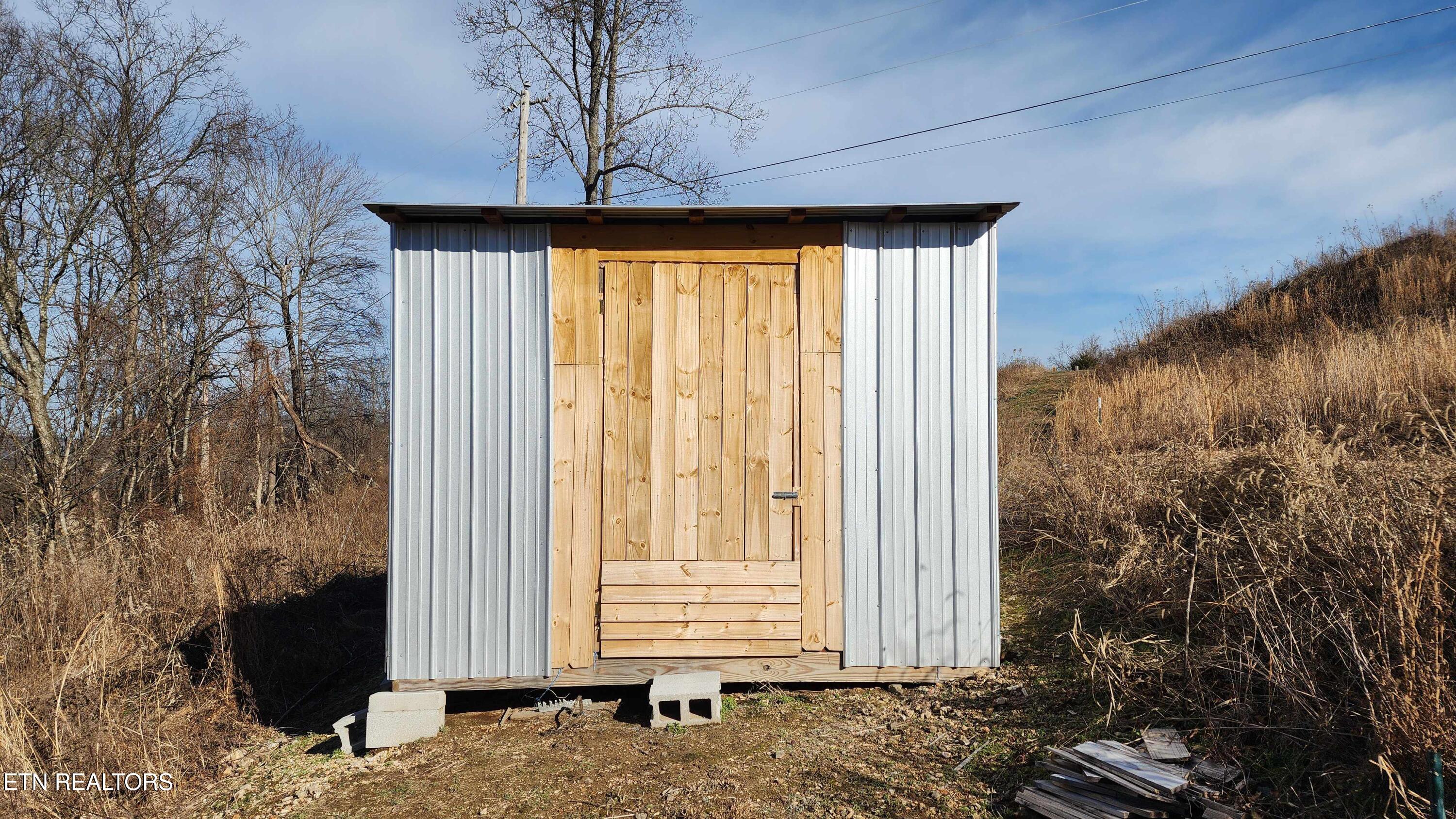 276 Schelley Road Gainesboro, TN 38562 - Photo 40 of 55 276 Schellley Road Gainsboro -- Building