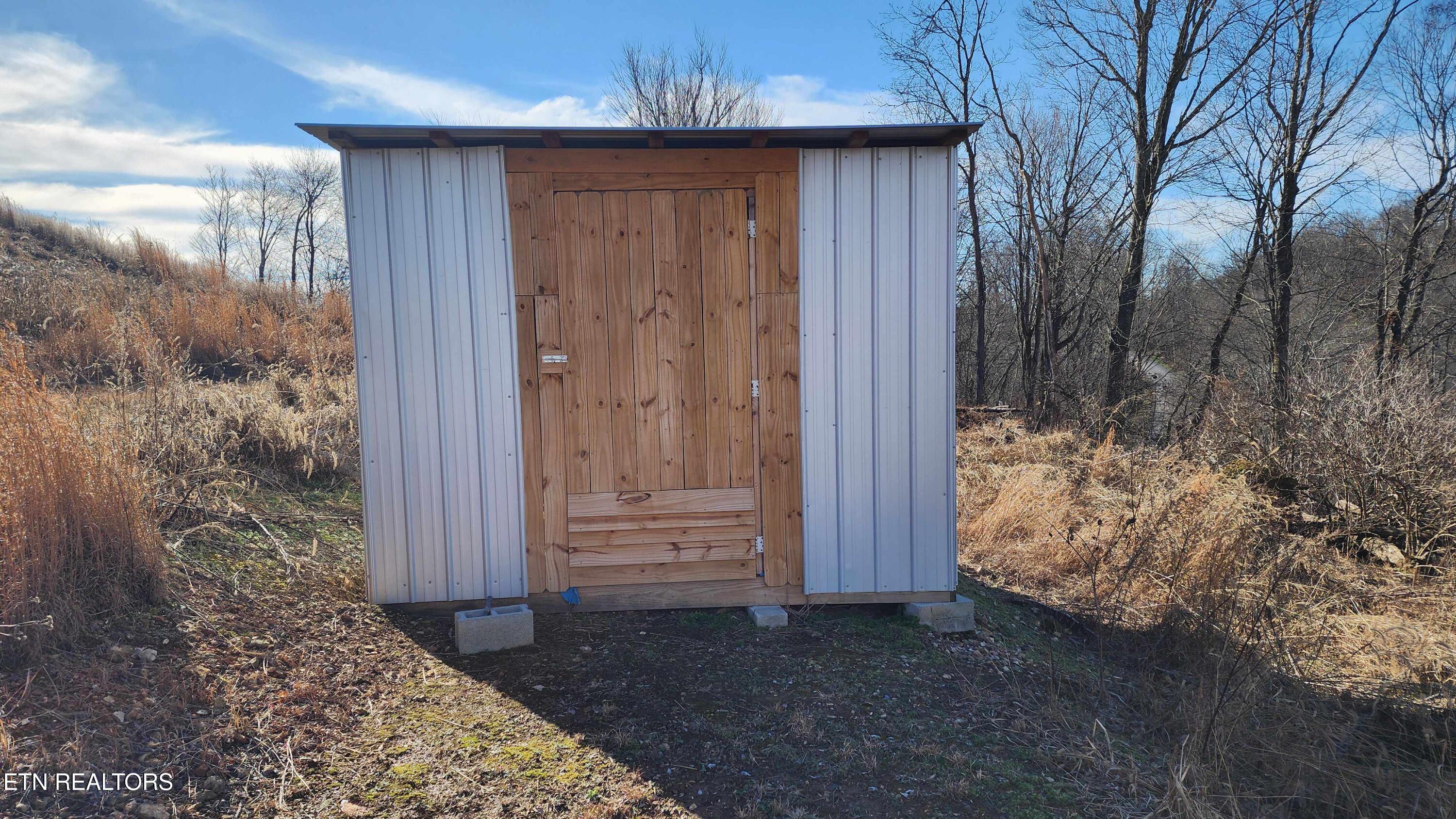 276 Schelley Road Gainesboro, TN 38562 - Photo 41 of 55 276 Schellley Road Gainsboro -- Building