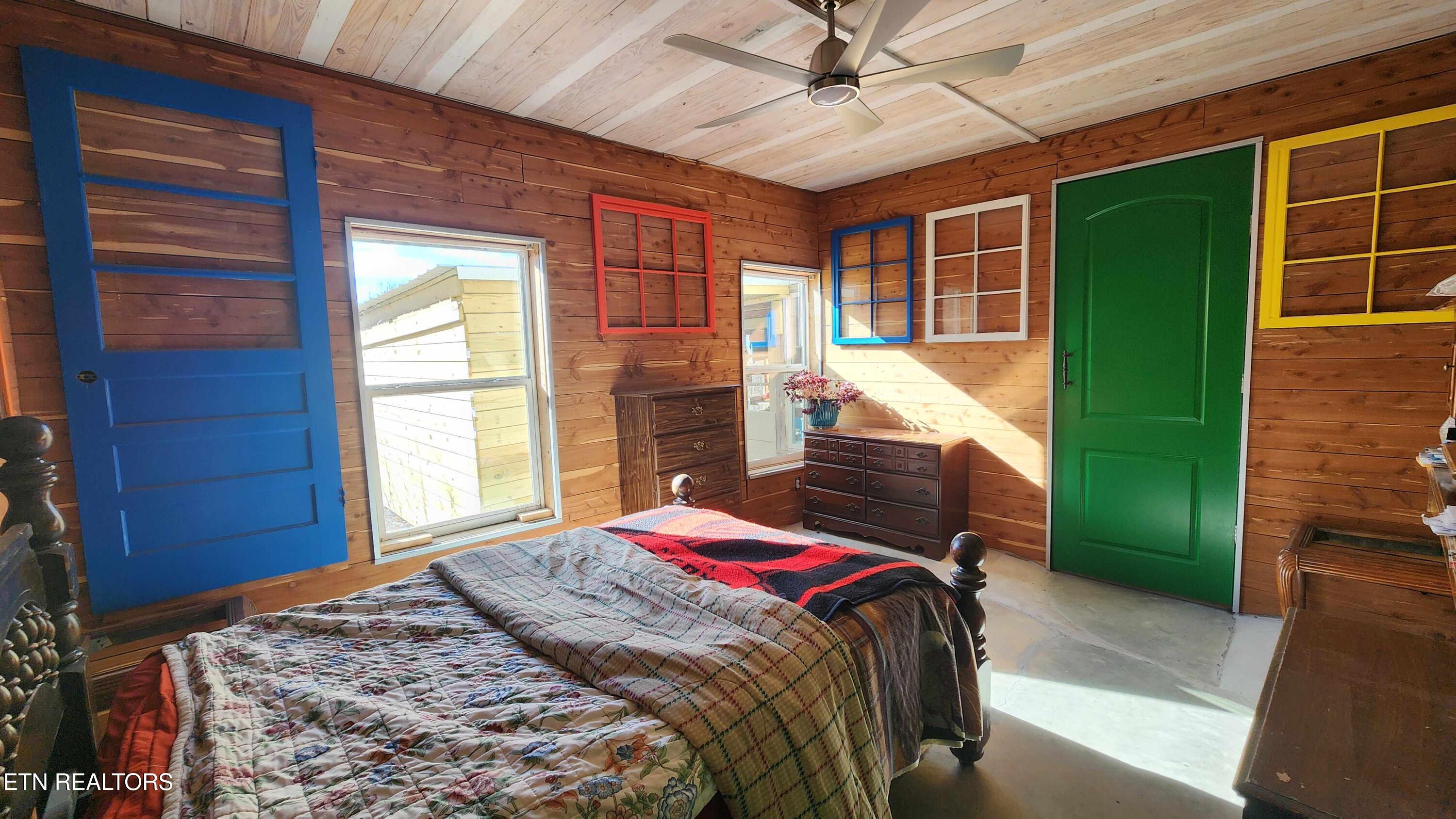 276 Schelley Road Gainesboro, TN 38562 - Photo 7 of 55 276 Schellley Road Gainsboro -- Bedroom