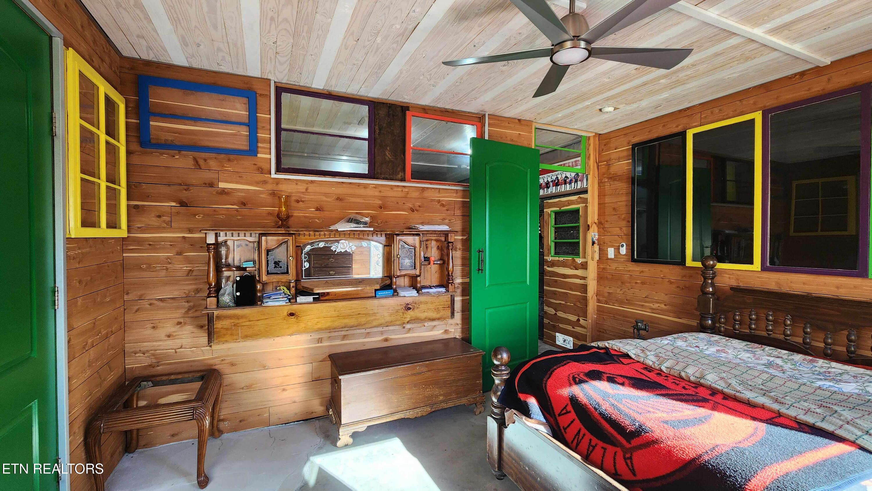 276 Schelley Road Gainesboro, TN 38562 - Photo 9 of 55 276 Schellley Road Gainsboro -- Bedroom