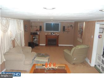 439 Foster Drive Springfield, PA 19064 - Photo 5 of 12 Family Room