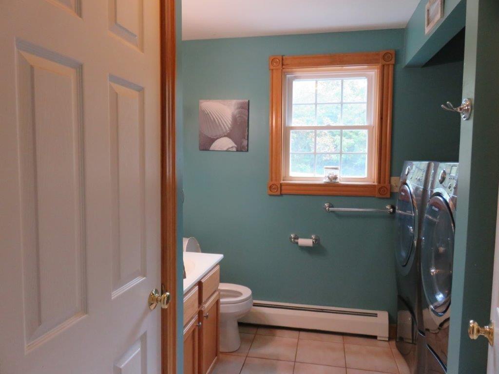 167 Railroad Avenue Springvale, ME 04083 - Photo 9 of 27 Photo