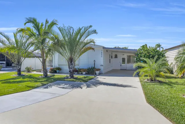 $230,000 | 7850 Southeast Shenandoah Drive, Hobe Sound, FL 33455