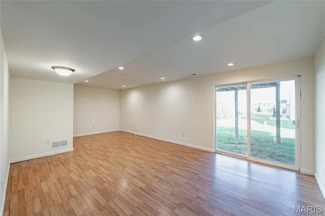 $287,500 | 618 Country Heights Drive, Lake St. Louis, MO 63367