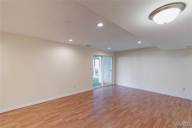 $287,500 | 618 Country Heights Drive, Lake St. Louis, MO 63367