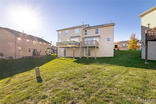 $287,500 | 618 Country Heights Drive, Lake St. Louis, MO 63367