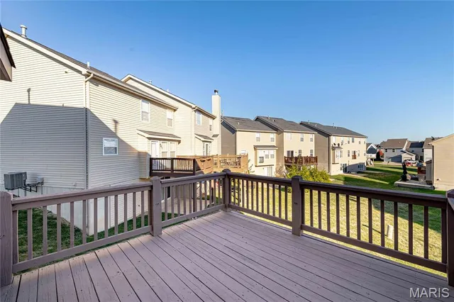 $287,500 | 618 Country Heights Drive, Lake St. Louis, MO 63367