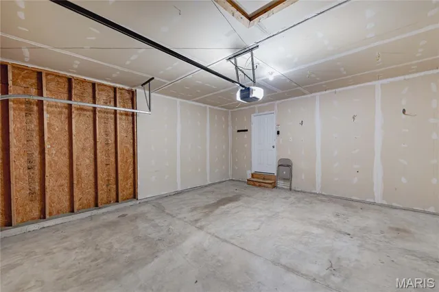 $287,500 | 618 Country Heights Drive, Lake St. Louis, MO 63367