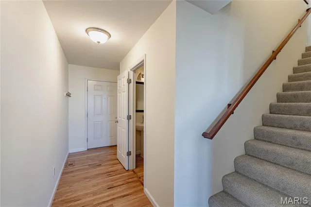 $287,500 | 618 Country Heights Drive, Lake St. Louis, MO 63367