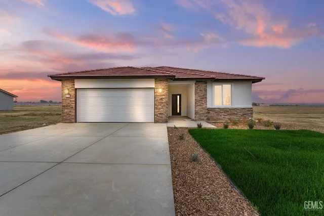 $495,000 | Undisclosed Address, Taft, CA 93268