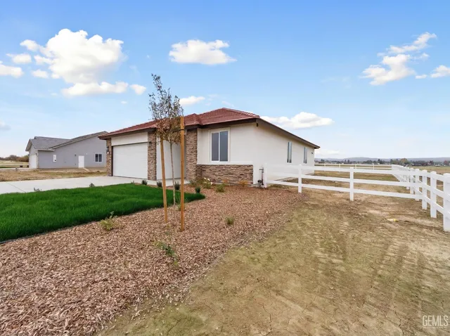$495,000 | Undisclosed Address, Taft, CA 93268