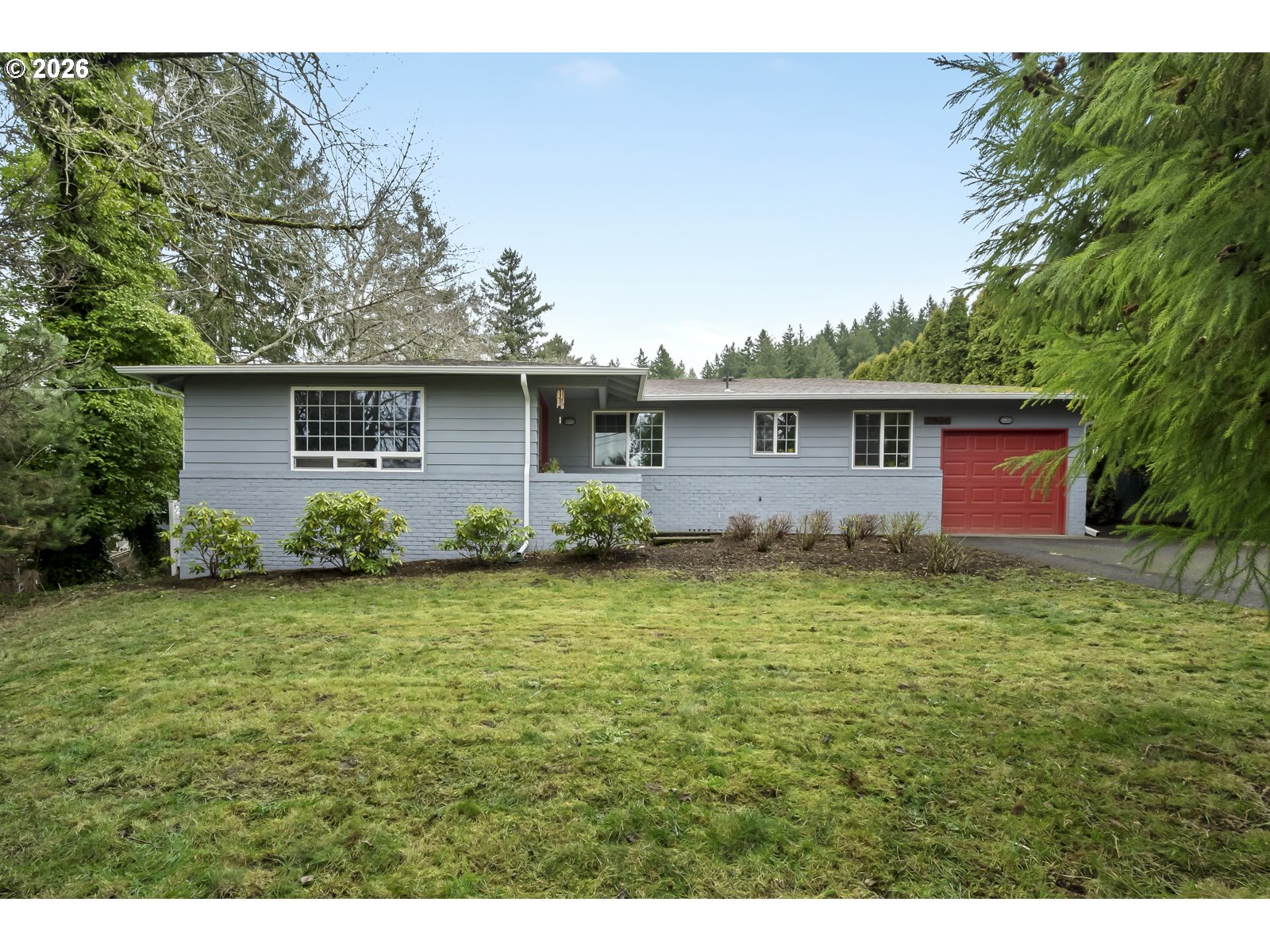 2520 Southwest Towle Avenue Gresham, OR 97080 - Photo 2 of 33 a front view of house with yard and green space