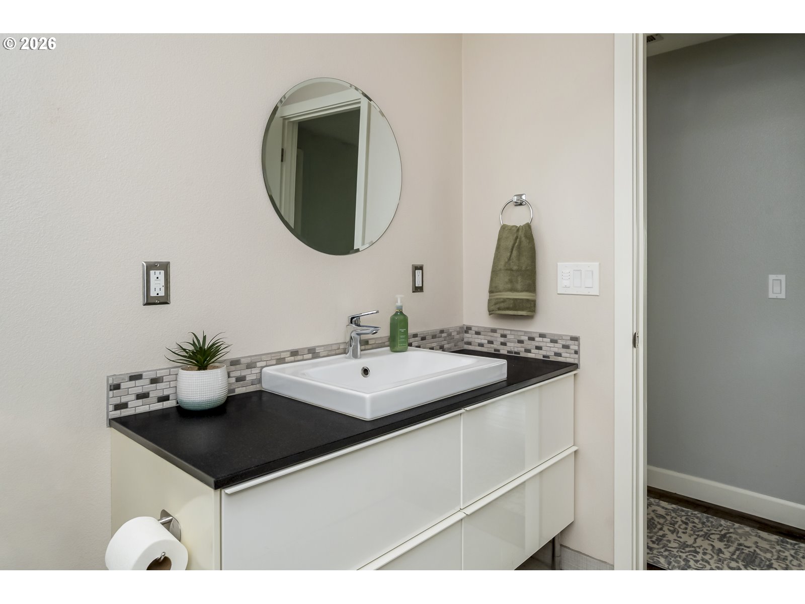 2520 Southwest Towle Avenue Gresham, OR 97080 - Photo 21 of 33 a bathroom with a sink and a mirror