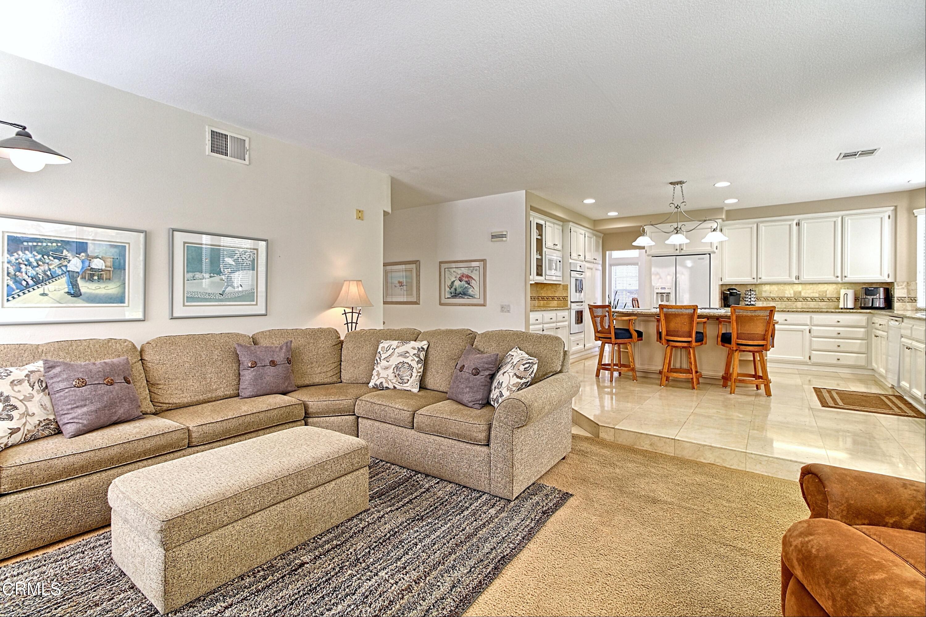 2210 Cedar Ridge Court Oxnard, CA 93036 - Photo 12 of 31 490D1102-3FDC-42D9-87DF-1572CF5F7CC3