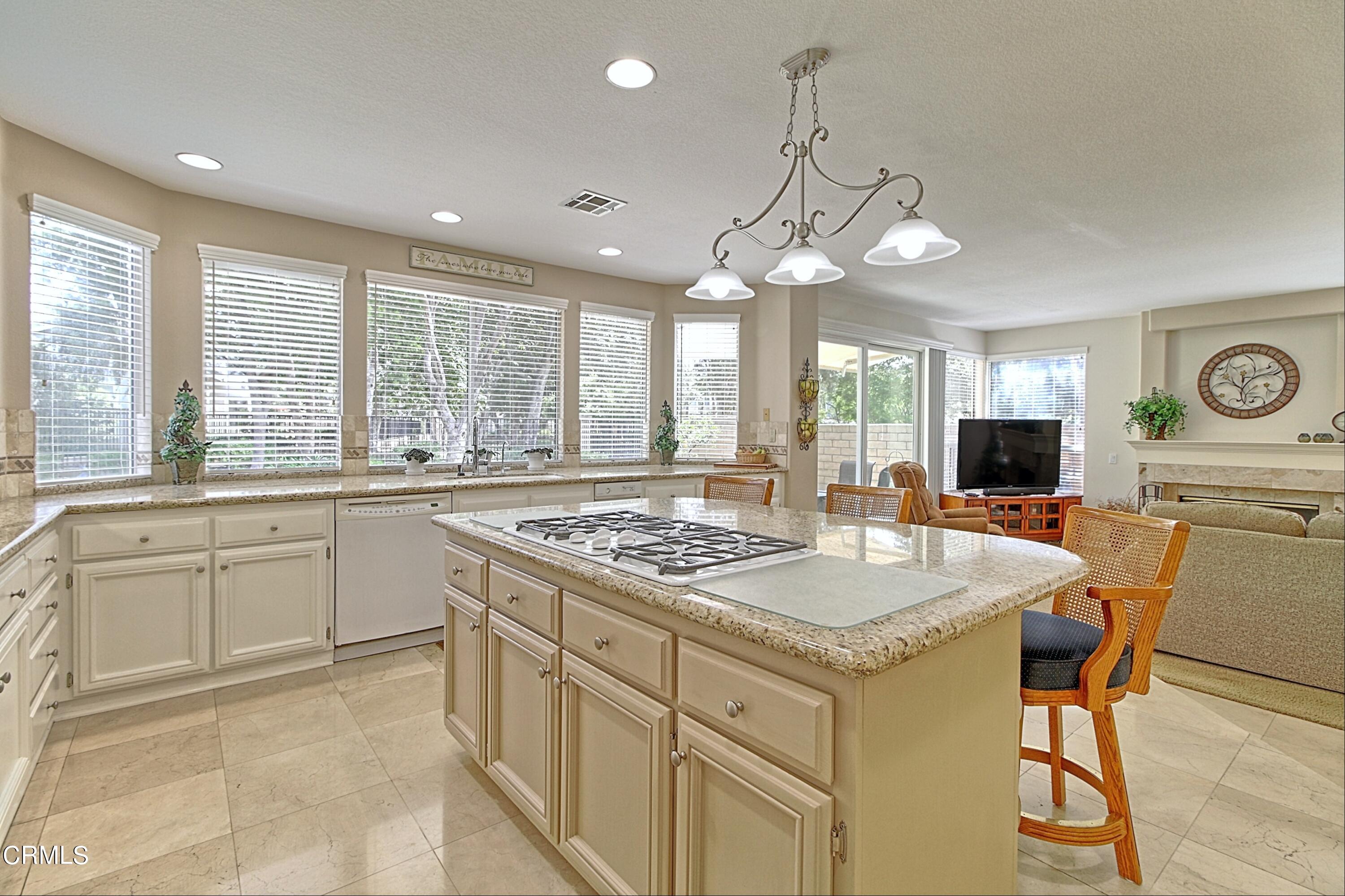 2210 Cedar Ridge Court Oxnard, CA 93036 - Photo 7 of 31 FBA53429-E93A-408B-86F4-B31329DF785A