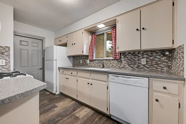 $2,295 | 6706 Kings Point, Austin, TX 78723