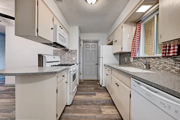 $2,295 | 6706 Kings Point, Austin, TX 78723