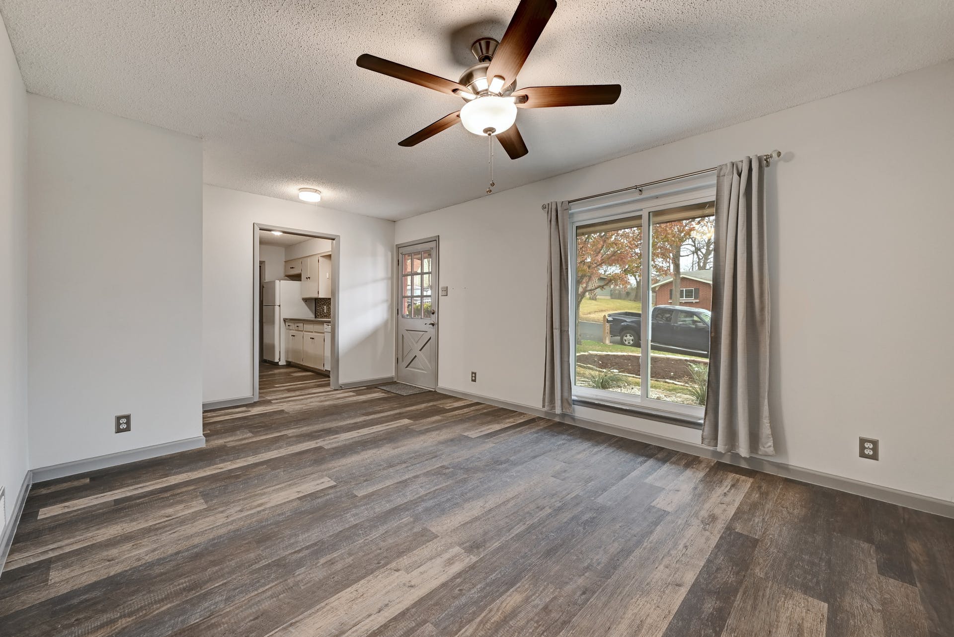 6706 Kings Point Austin, TX 78723 - Photo 9 of 25