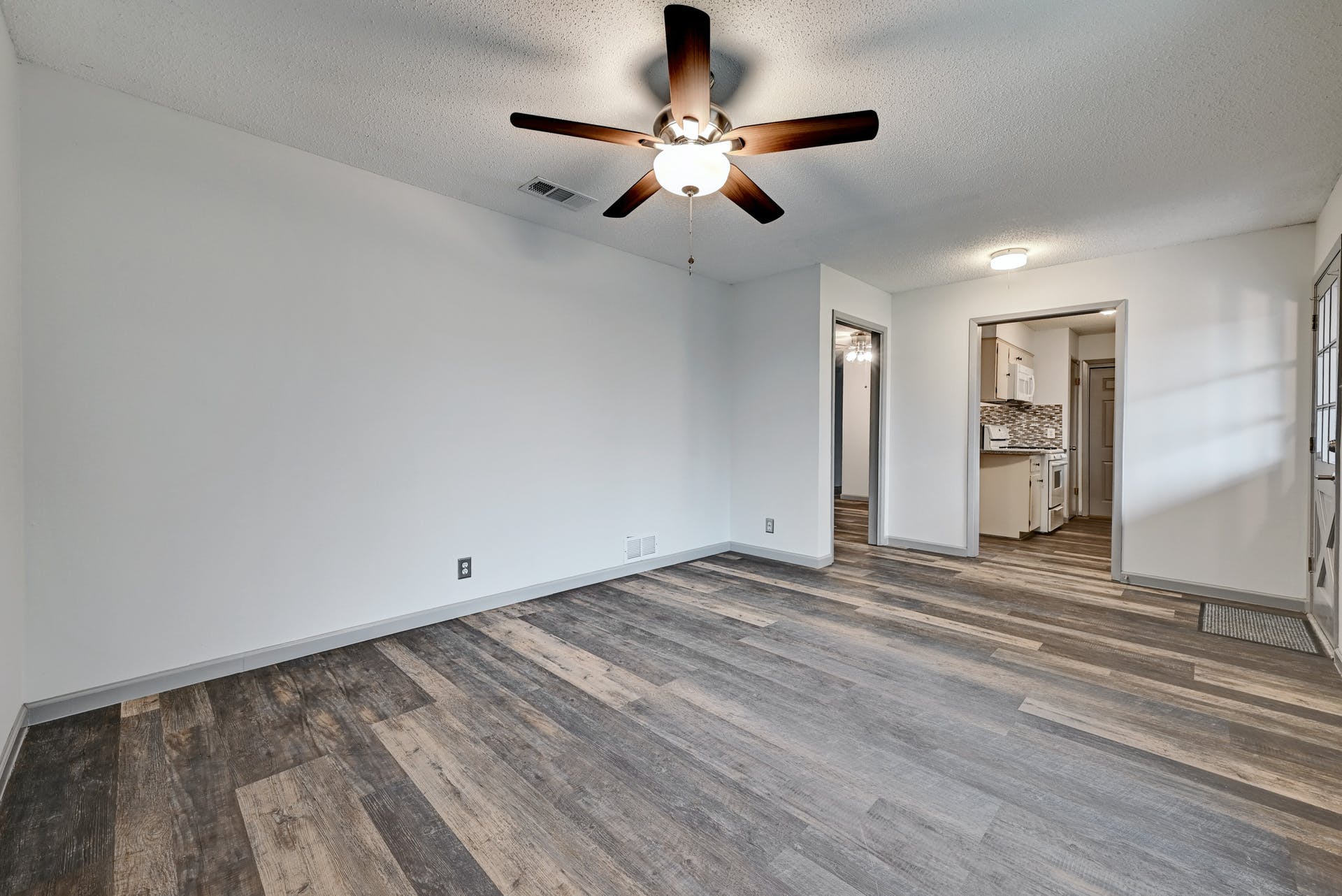 6706 Kings Point Austin, TX 78723 - Photo 10 of 25