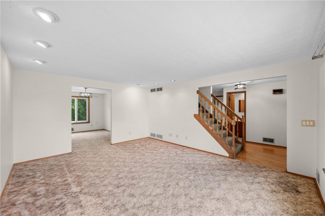 12 Forest Meadow Trail Rochester, NY 14624 - Photo 8 of 48