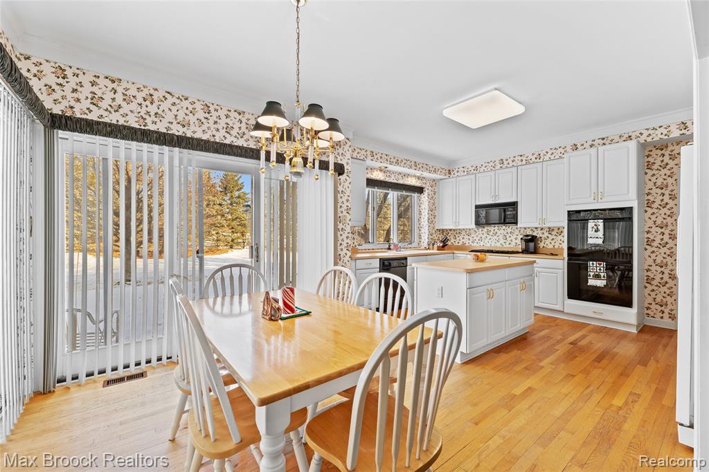 41450 Mission Lane Novi, MI 48167 - Photo 11 of 44