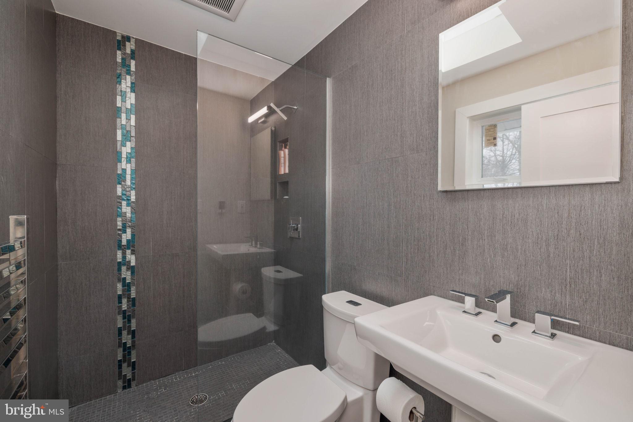6402 Rye Court Alexandria, VA 22310 - Photo 11 of 22 Skylight, heated floor and towel rack!