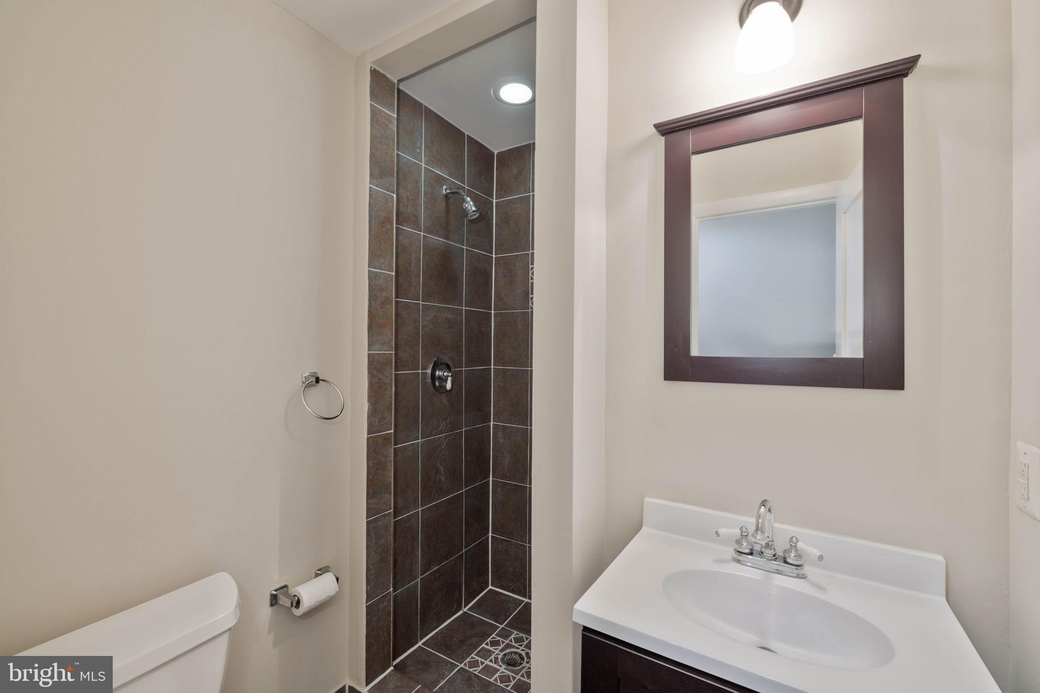 6402 Rye Court Alexandria, VA 22310 - Photo 17 of 22 Third full bath.