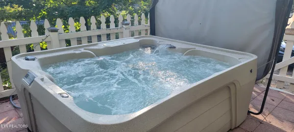 $899,000 | 204 Hill Street, Gatlinburg, TN 37738