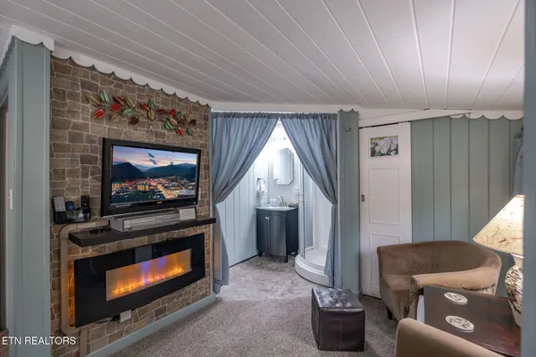 $899,000 | 204 Hill Street, Gatlinburg, TN 37738