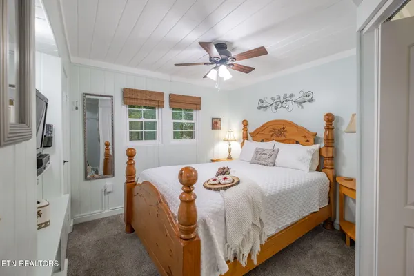 $899,000 | 204 Hill Street, Gatlinburg, TN 37738