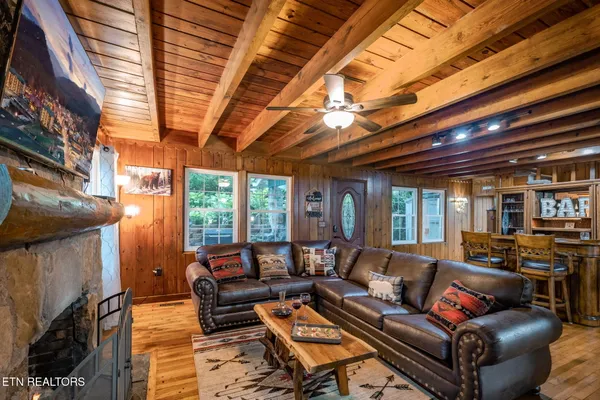$899,000 | 204 Hill Street, Gatlinburg, TN 37738