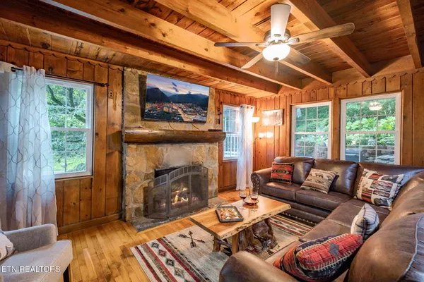 $899,000 | 204 Hill Street, Gatlinburg, TN 37738