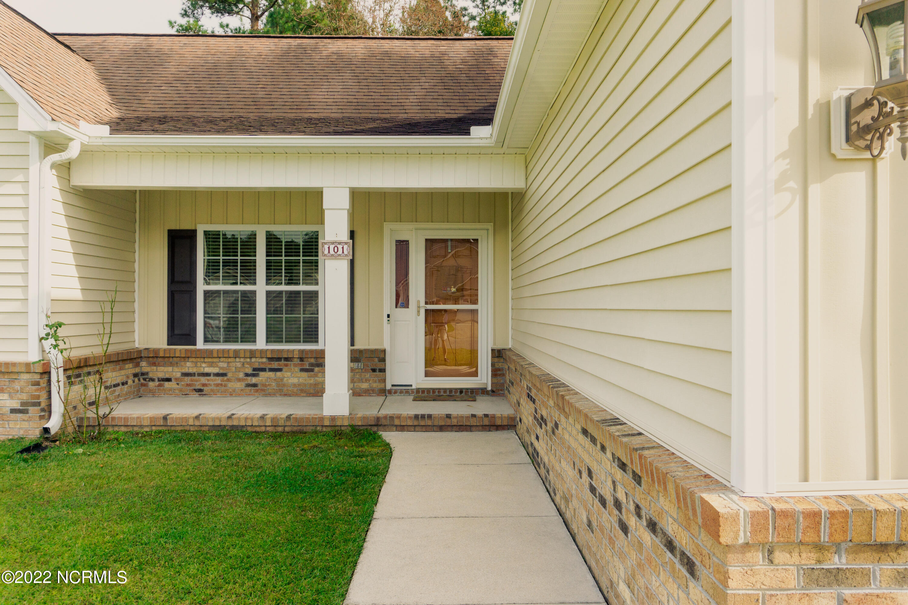 101 Coree Way New Bern, NC 28562 - Photo 2 of 26 DSC01753-HDR