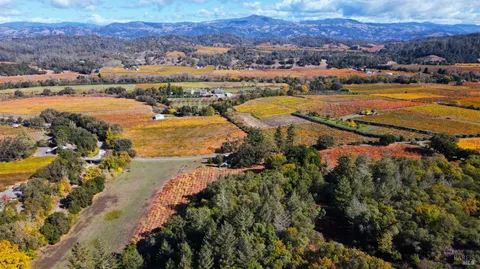 $1,995,000 | 8983 West Dry Creek Road, Healdsburg, CA 95448