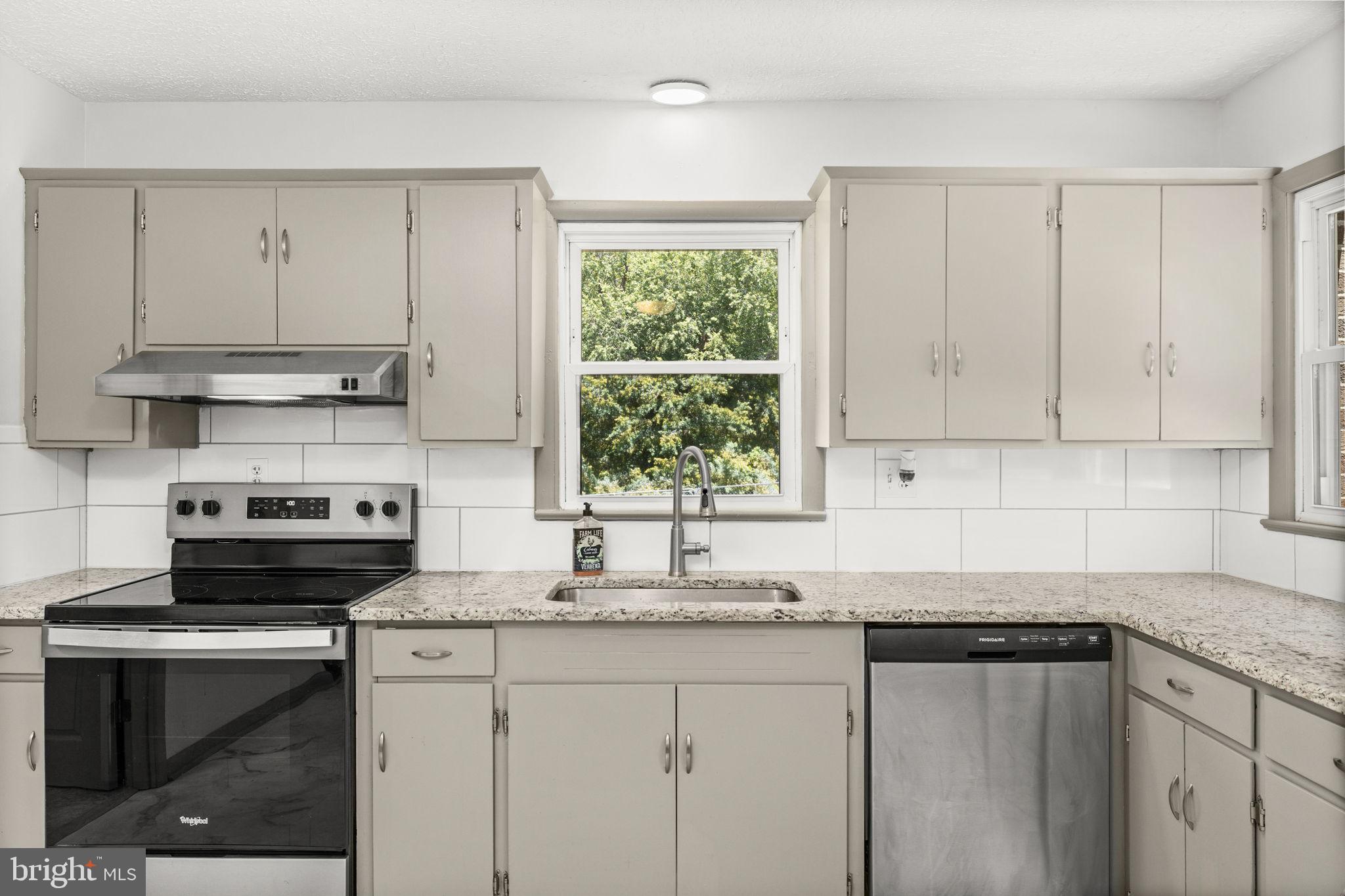 17195 Oakshade Road Orange, VA 22960 - Photo 10 of 31 Modern kitchen with natural light.