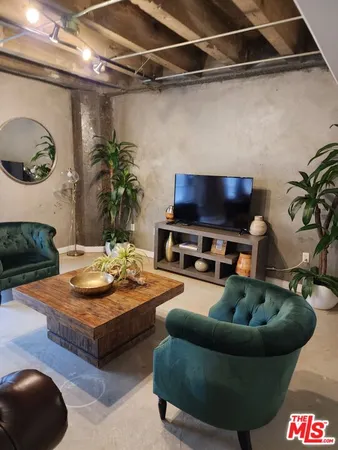 $2,300 | 711 South Olive Street, Unit 203, Los Angeles, CA 90014