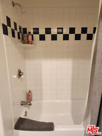 $2,300 | 711 South Olive Street, Unit 203, Los Angeles, CA 90014