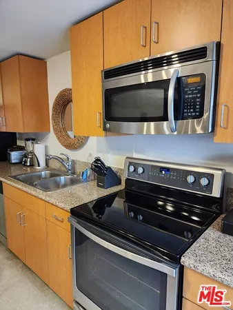$2,300 | 711 South Olive Street, Unit 203, Los Angeles, CA 90014