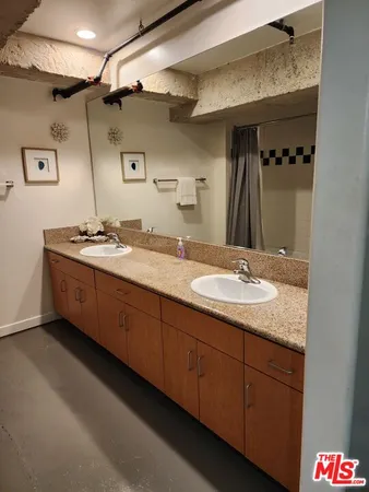 $2,300 | 711 South Olive Street, Unit 203, Los Angeles, CA 90014