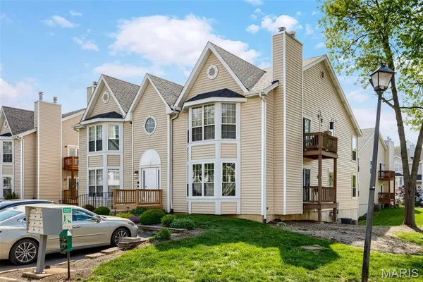 $198,500 | 1524 Whispering Creek Drive, Unit A, Ballwin, MO 63021