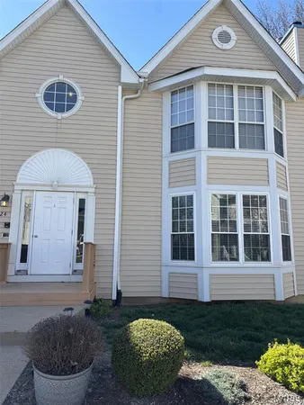$198,500 | 1524 Whispering Creek Drive, Unit A, Ballwin, MO 63021
