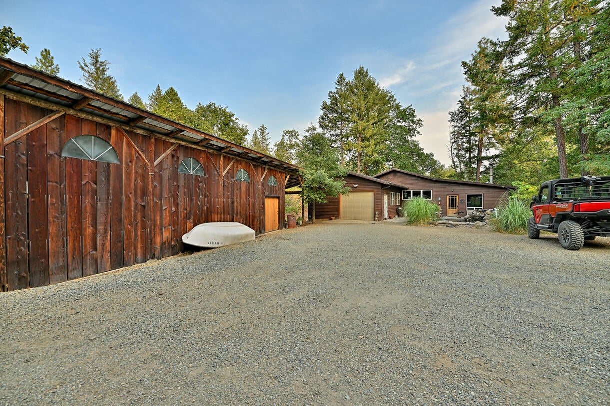 1844 Draper Valley Road Selma, OR 97538 - Photo 9 of 44 9