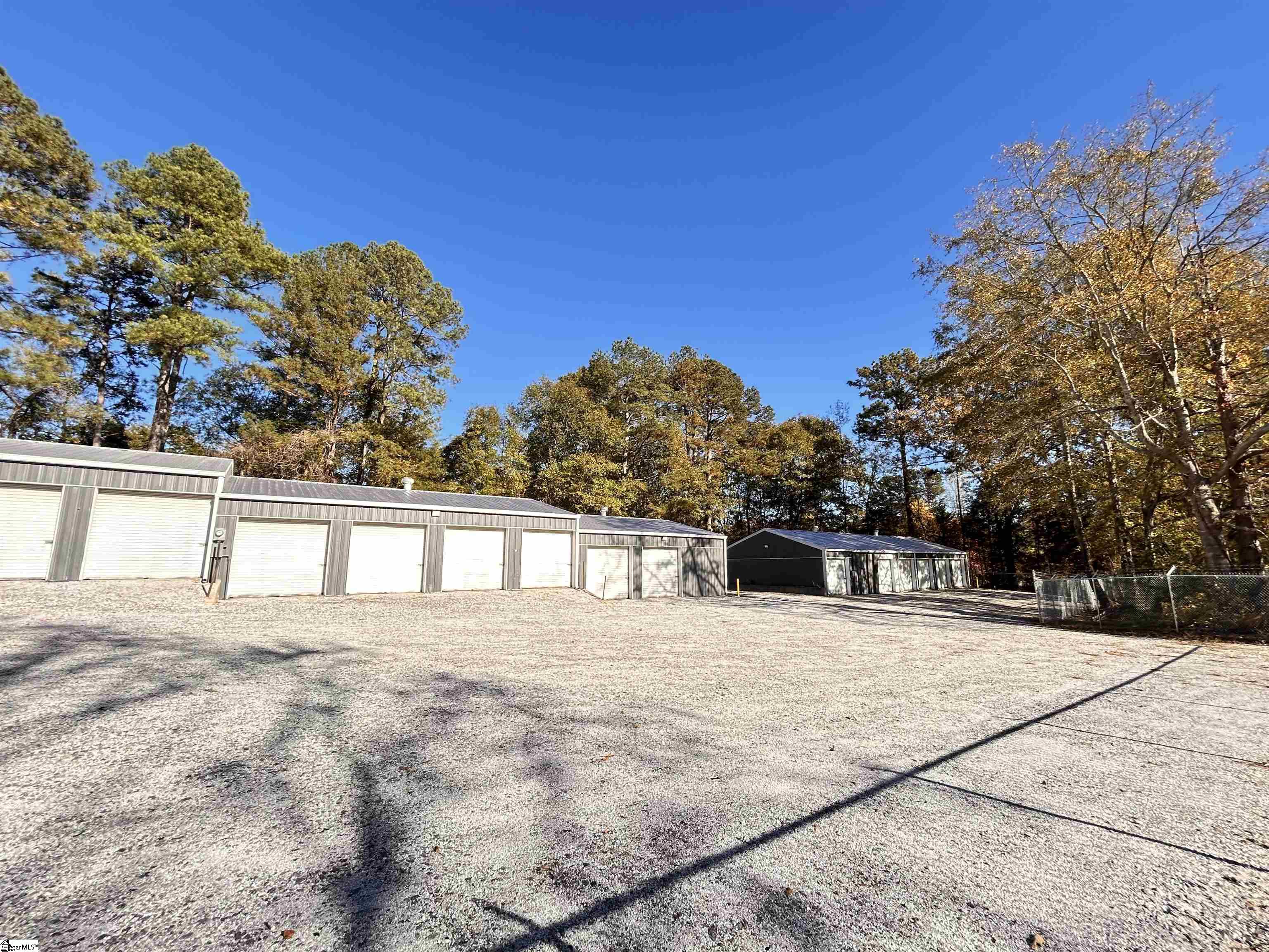 105 Henry Street Laurens, SC 29360 - Photo 6 of 15