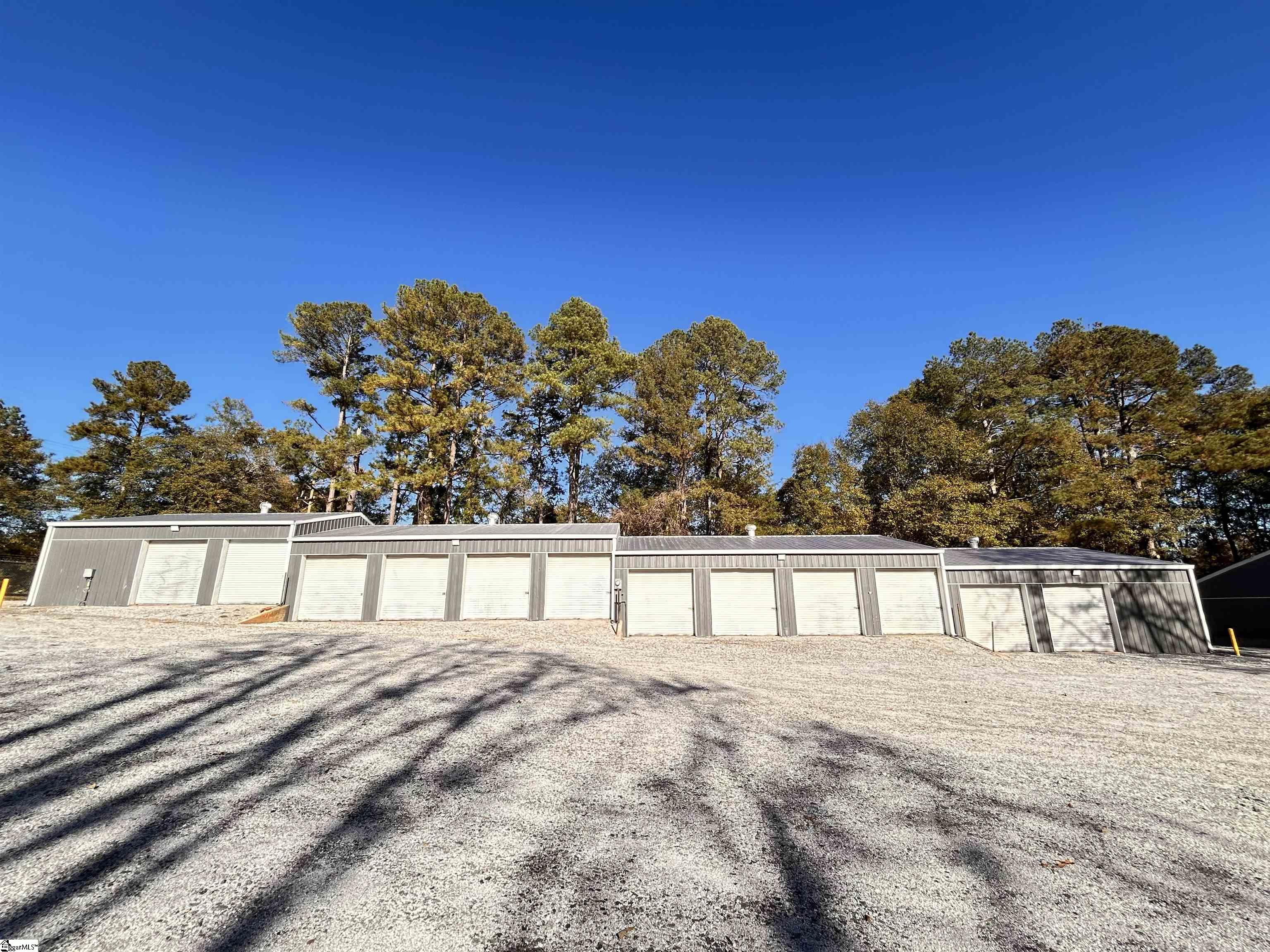 105 Henry Street Laurens, SC 29360 - Photo 8 of 15