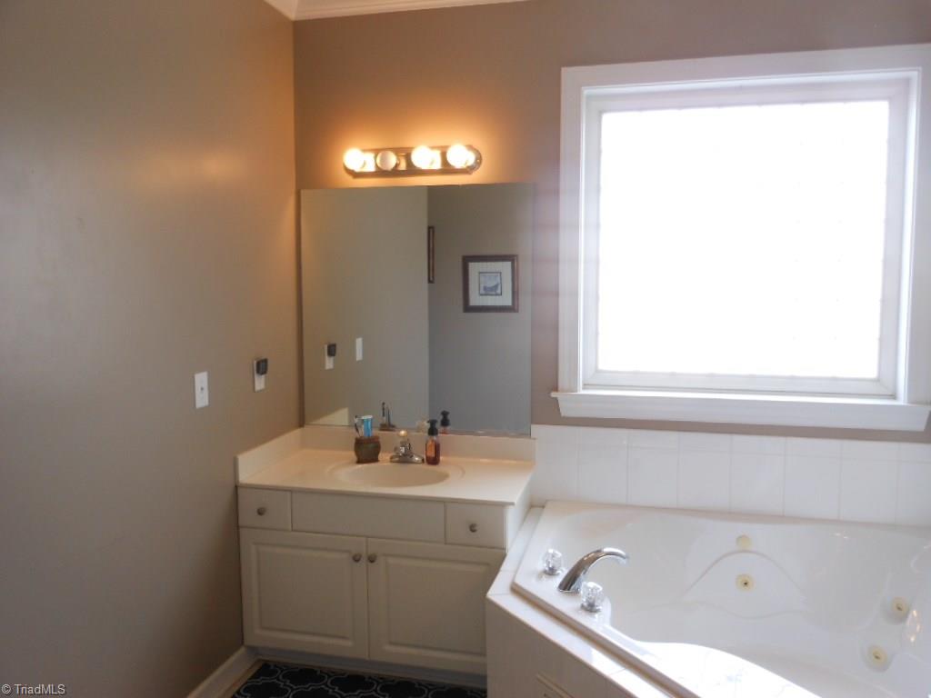 424 Beech Ridge Road Thomasville, NC 27360 - Photo 14 of 29 Gallery Image 14