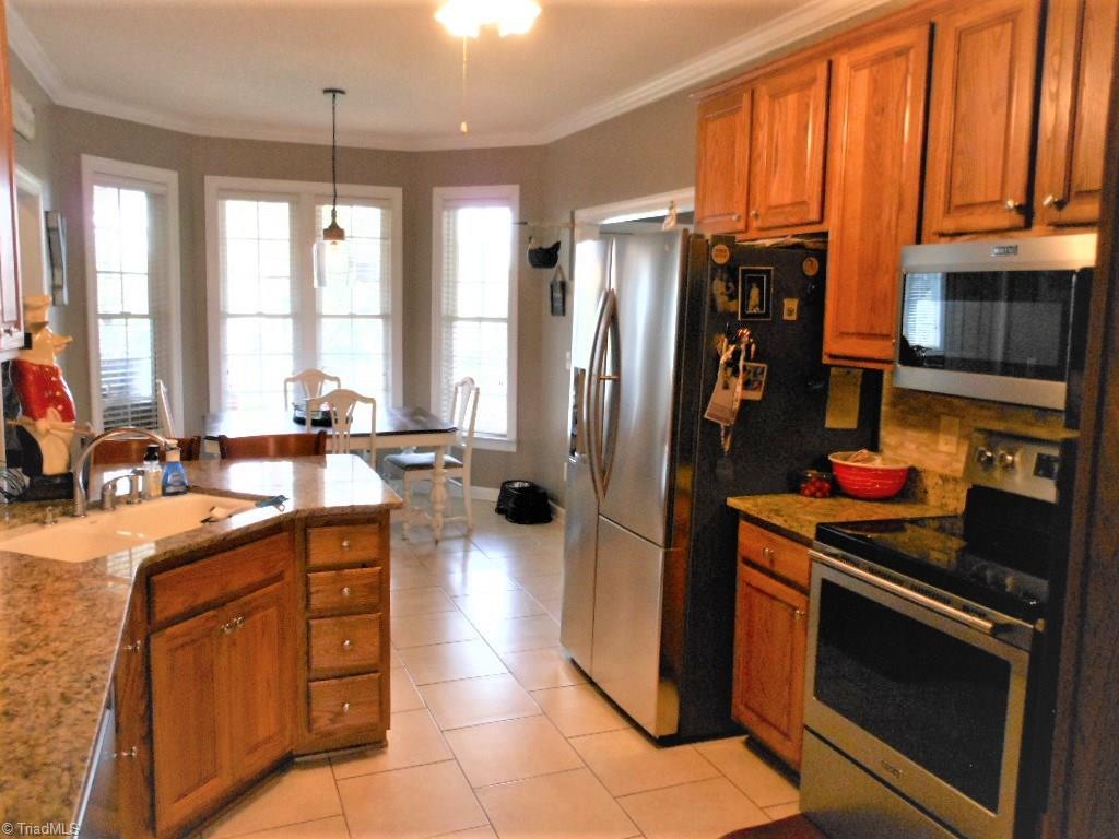 424 Beech Ridge Road Thomasville, NC 27360 - Photo 8 of 29 Gallery Image 8