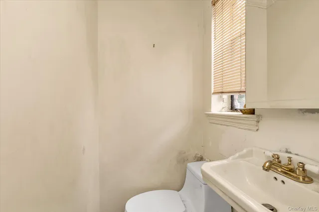 $1,299,888 | 47-44 Glenwood Street | Little Neck