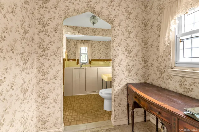 $1,299,888 | 47-44 Glenwood Street | Little Neck