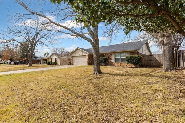 $1,900 | 1605 Morningside Drive, Cleburne, TX 76033