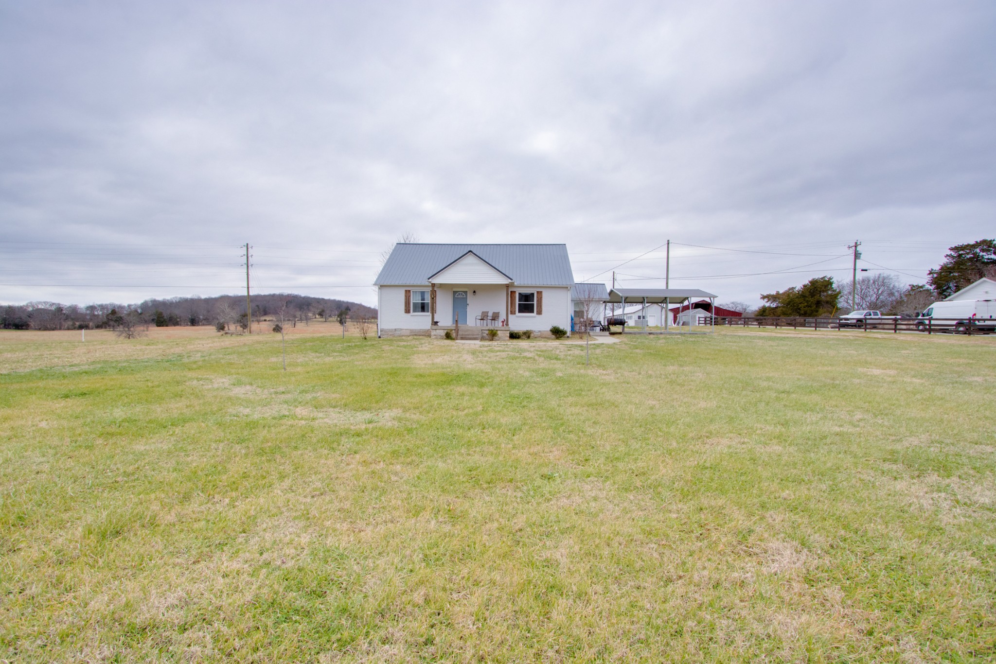 340 South Commerce Road Watertown, TN 37184 - Photo 1 of 38 a view of a swimming pool and an ocean view